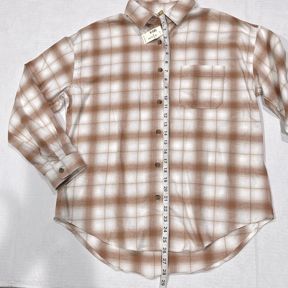 Aeropostale Pale Light Brown and White Casual Button Down Shirt.  SIZE S